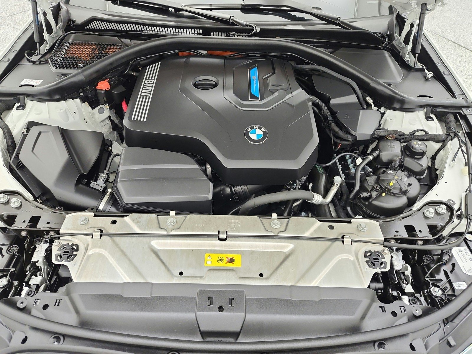Used 2024 Alpine White BMW 330e Plug-In Hybrid image 17