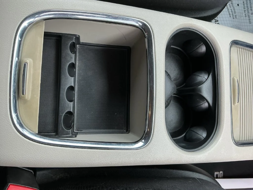 Used 2014 Red Dodge SXT image 33