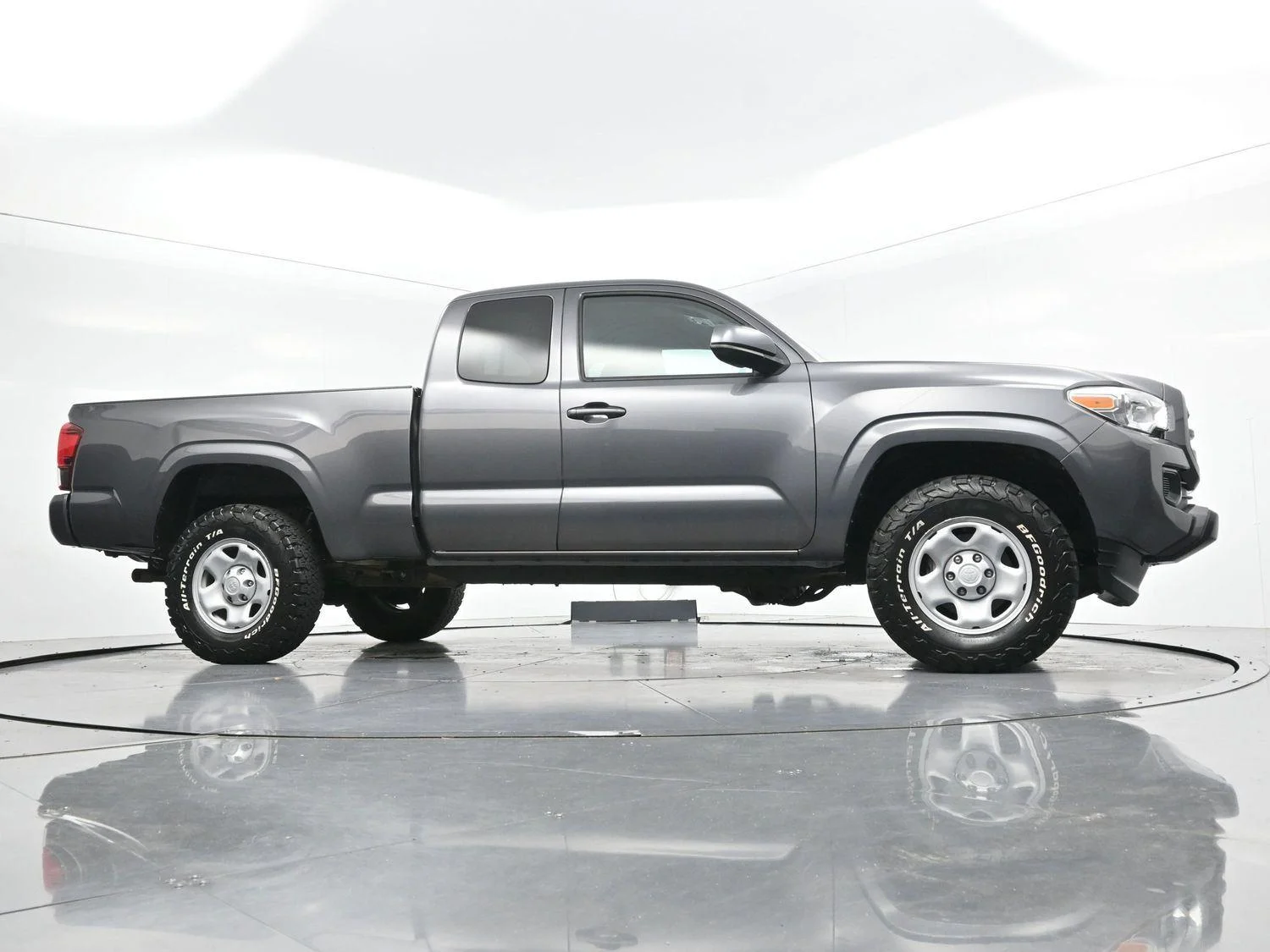 Used 2019 Magnetic Gray Metallic Toyota SR5 image 35