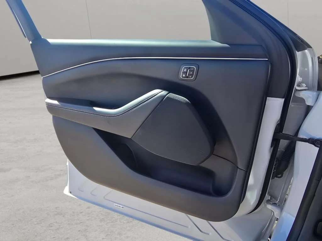 Used 2023 Space White Metallic Ford California Route 1 image 17