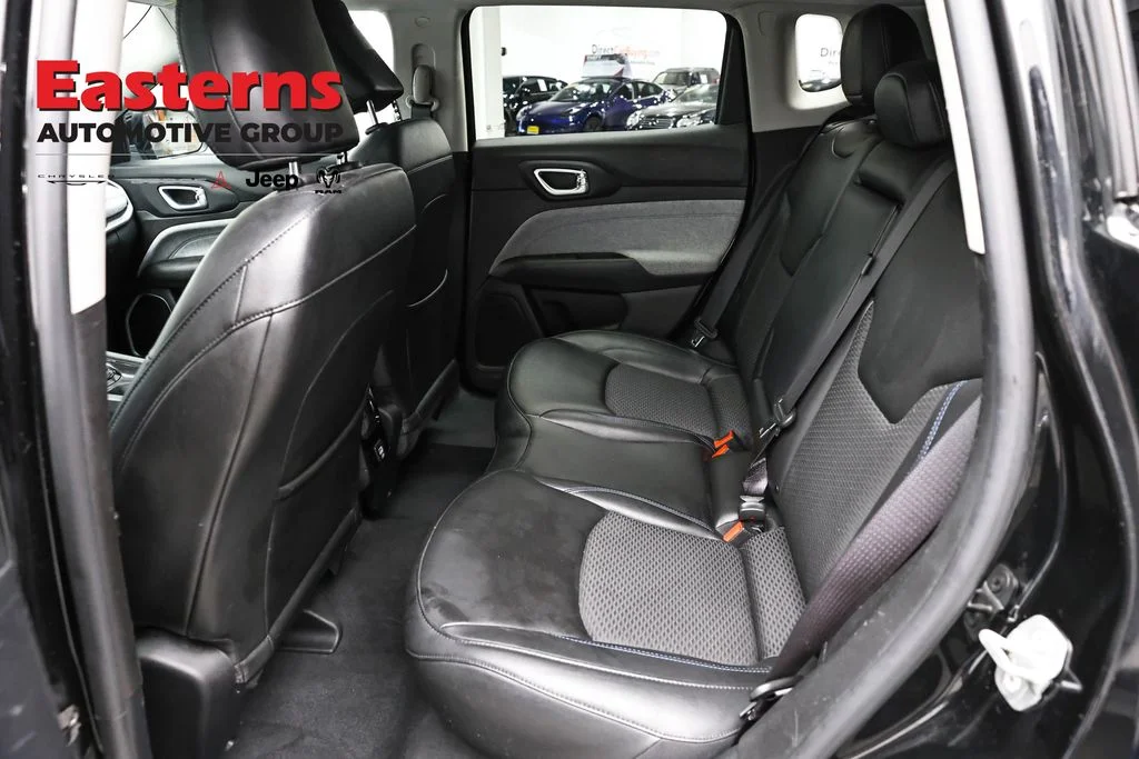 Certified Used 2022 Black Jeep Latitude image 21