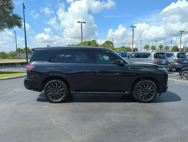 Used 2025 Black INFINITI AUTOGRAPH image 3