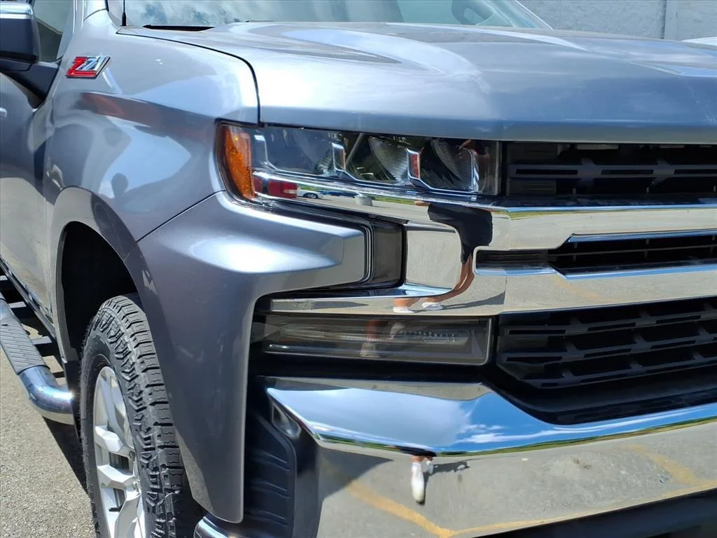 Used 2019 Satin Steel Metallic Chevrolet LT image 4