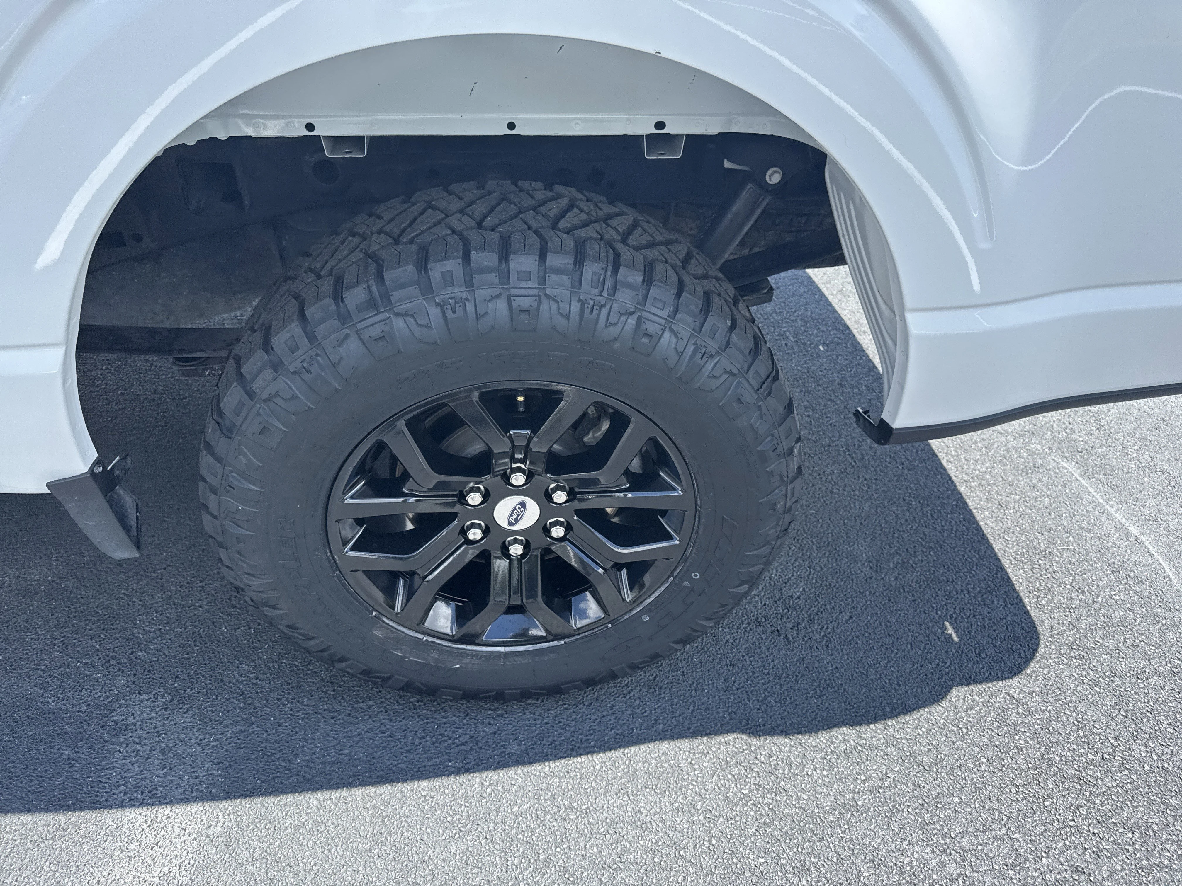 Used 2023 Oxford White Ford XLT image 12