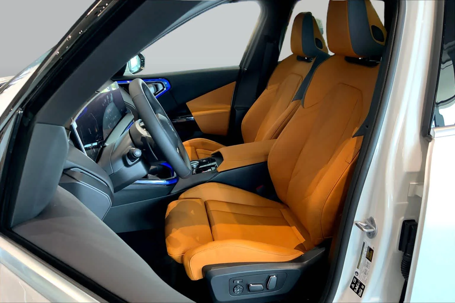 New 2026 Mineral White Metallic BMW 30 xDrive image 9