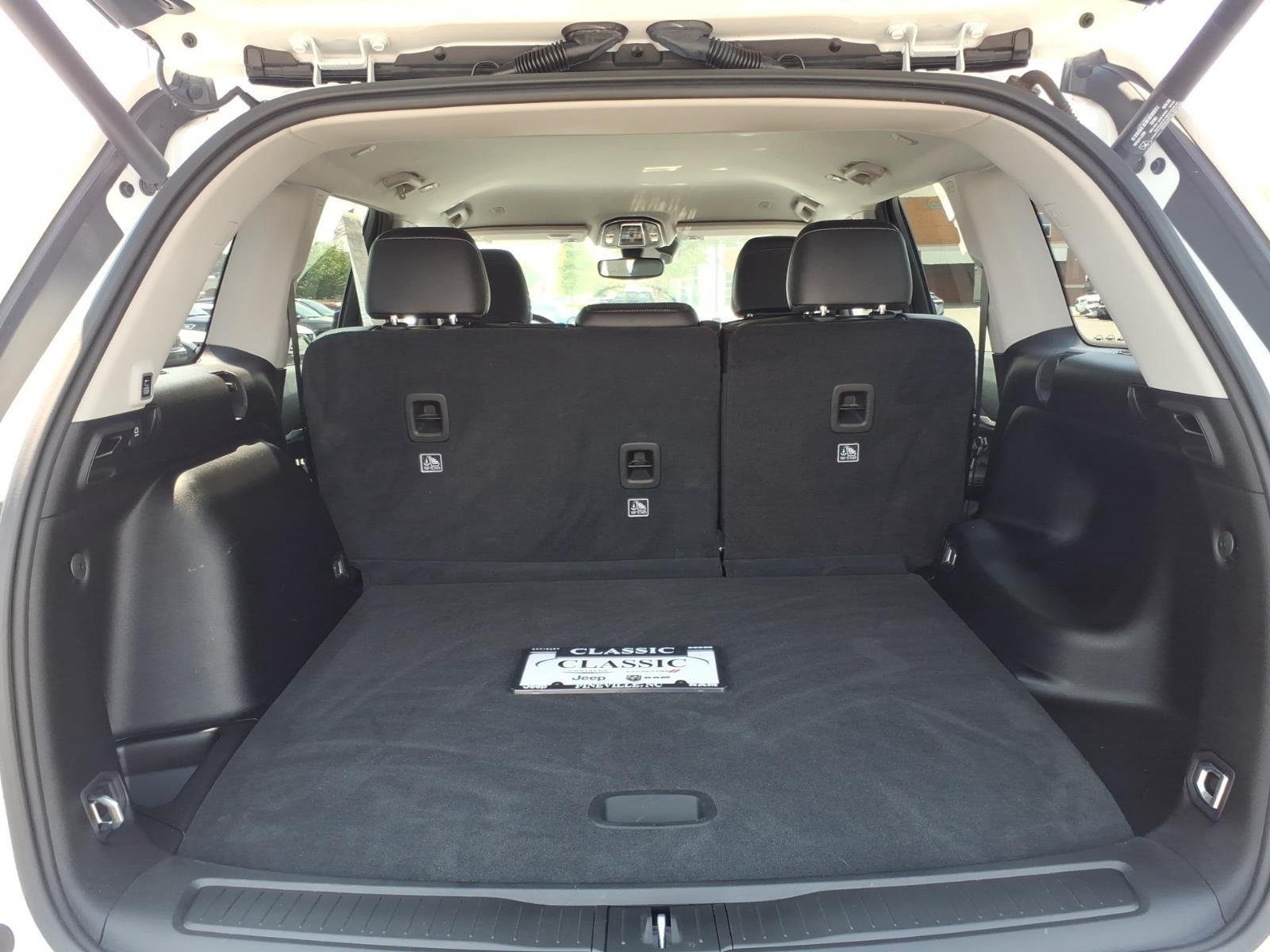Used 2023 Bright White Clearcoat Jeep Limited image 32