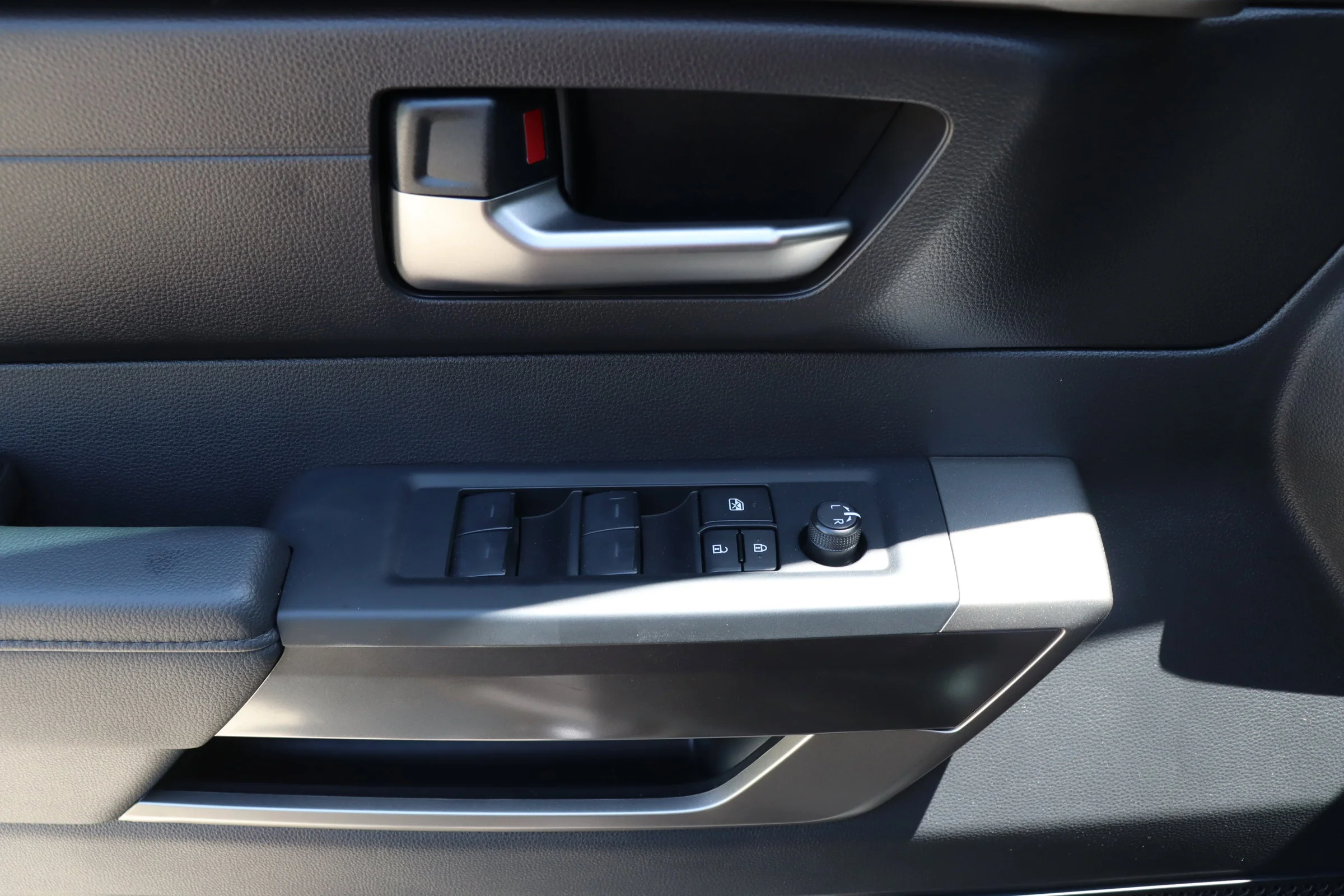 2026 Toyota Tundra SR5 - Photo 23