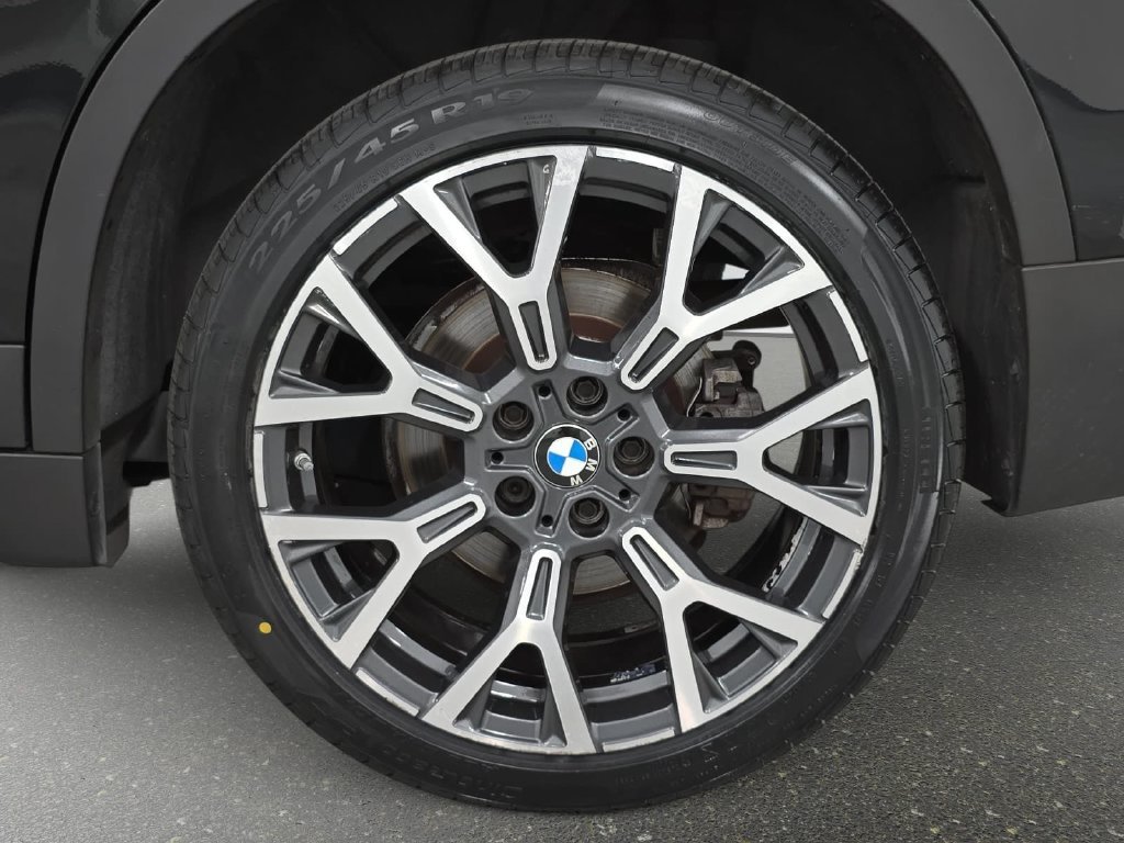 Used 2021 Jet Black BMW sDrive28i image 28