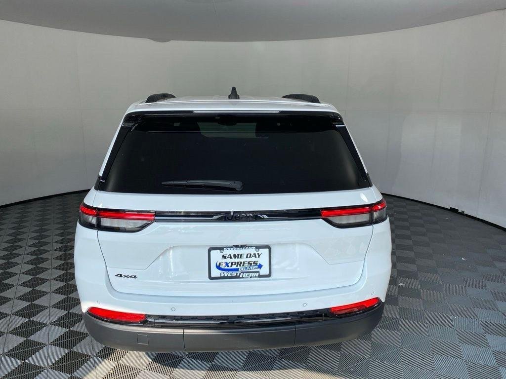 Used 2024 Bright White Clearcoat Jeep Altitude X image 14