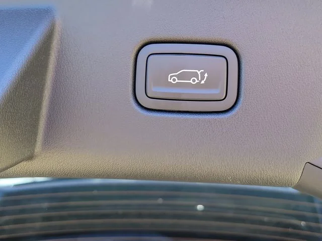 New 2027 Iceberg Green Kia X-Line S image 8