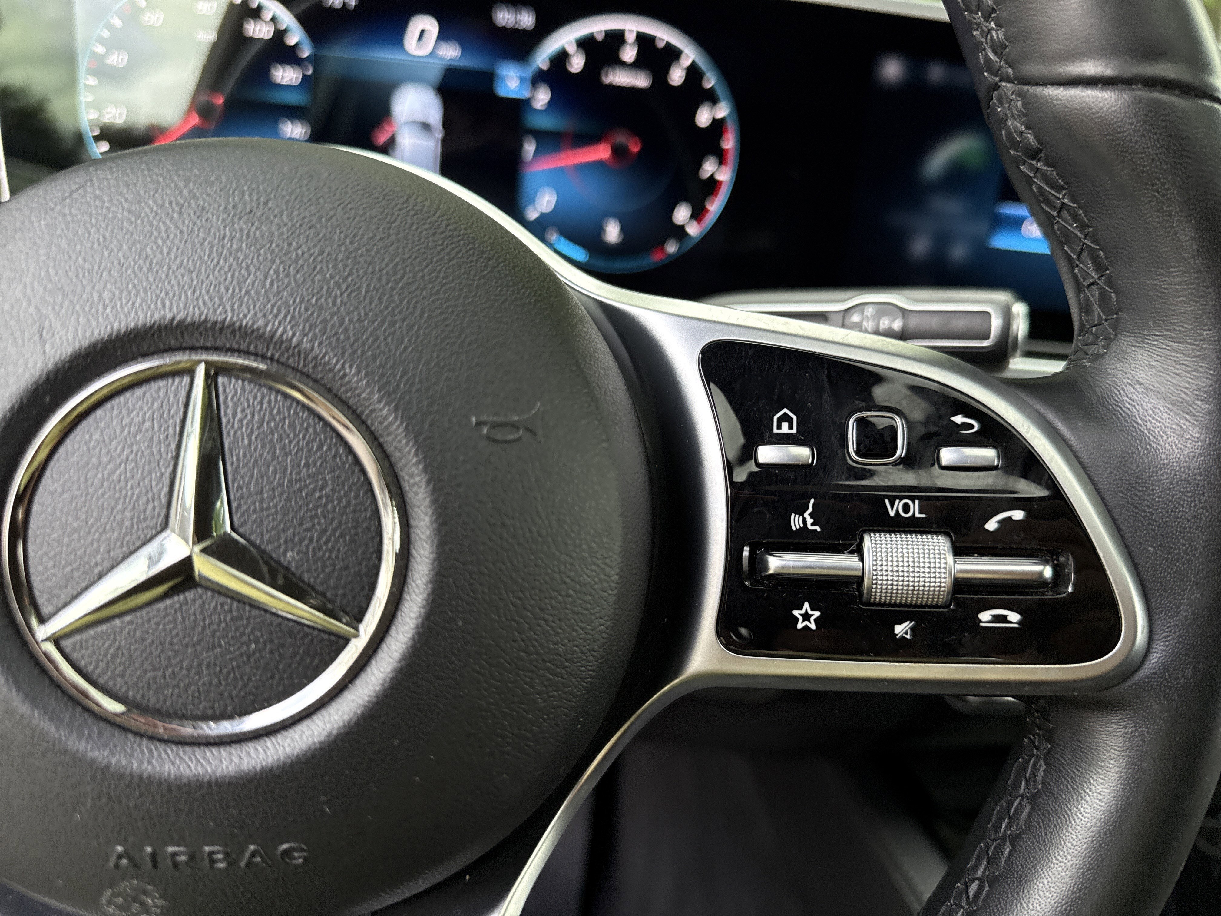 Used 2022 Gray Mercedes-Benz GLE 350 image 25