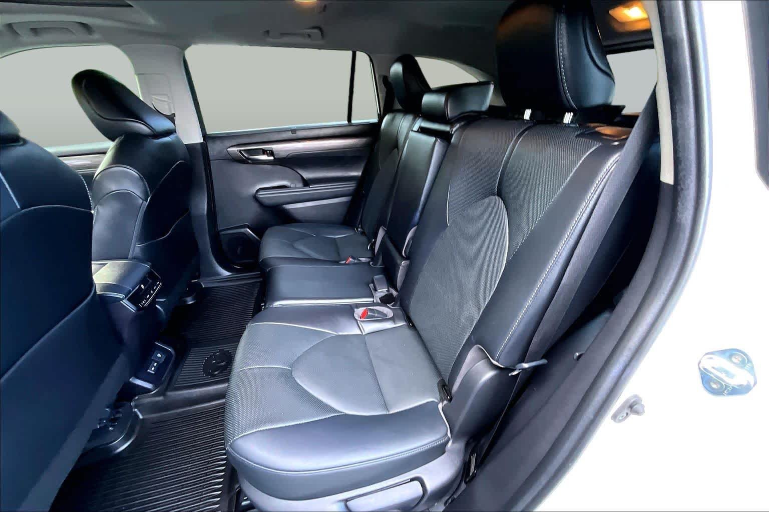 Used 2023 Wind Chill Pearl Toyota Limited image 20