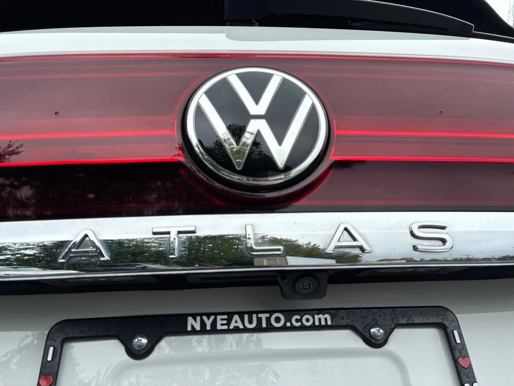 Certified Used 2024  Volkswagen 2.0T SE w/Technology image 64