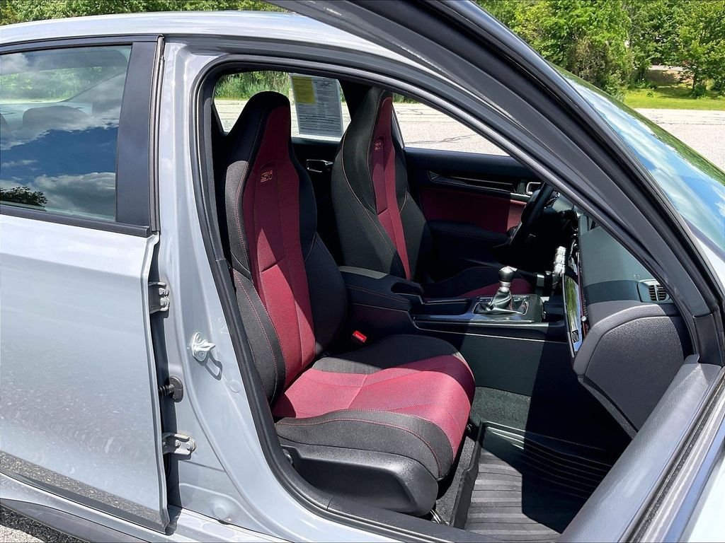 Certified Used 2025 Urban Gray Pearl Honda SI image 11