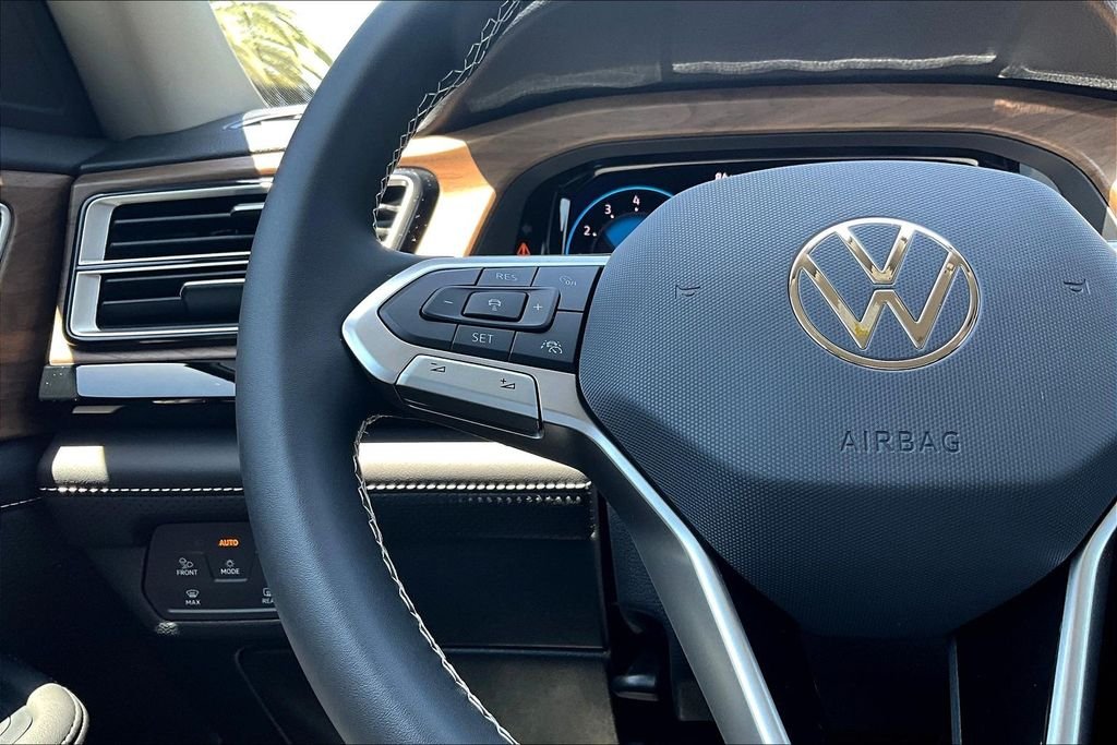 New 2026 Black Volkswagen 2.0T SE image 10