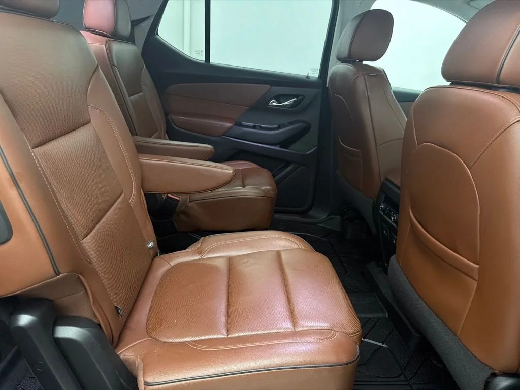 Used 2019 Beige Chevrolet High Country image 33