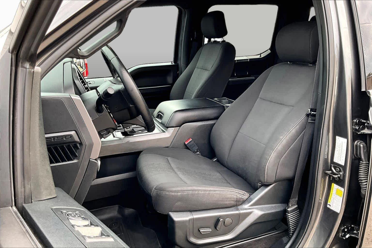 Used 2019 Magnetic Ford XLT image 10