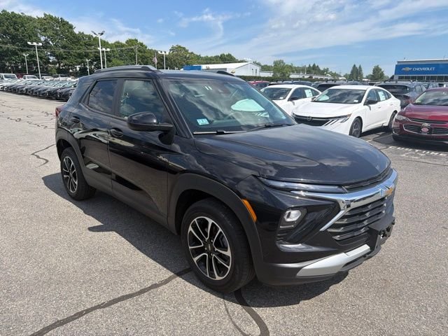 Used 2025 Black Chevrolet LT image 3