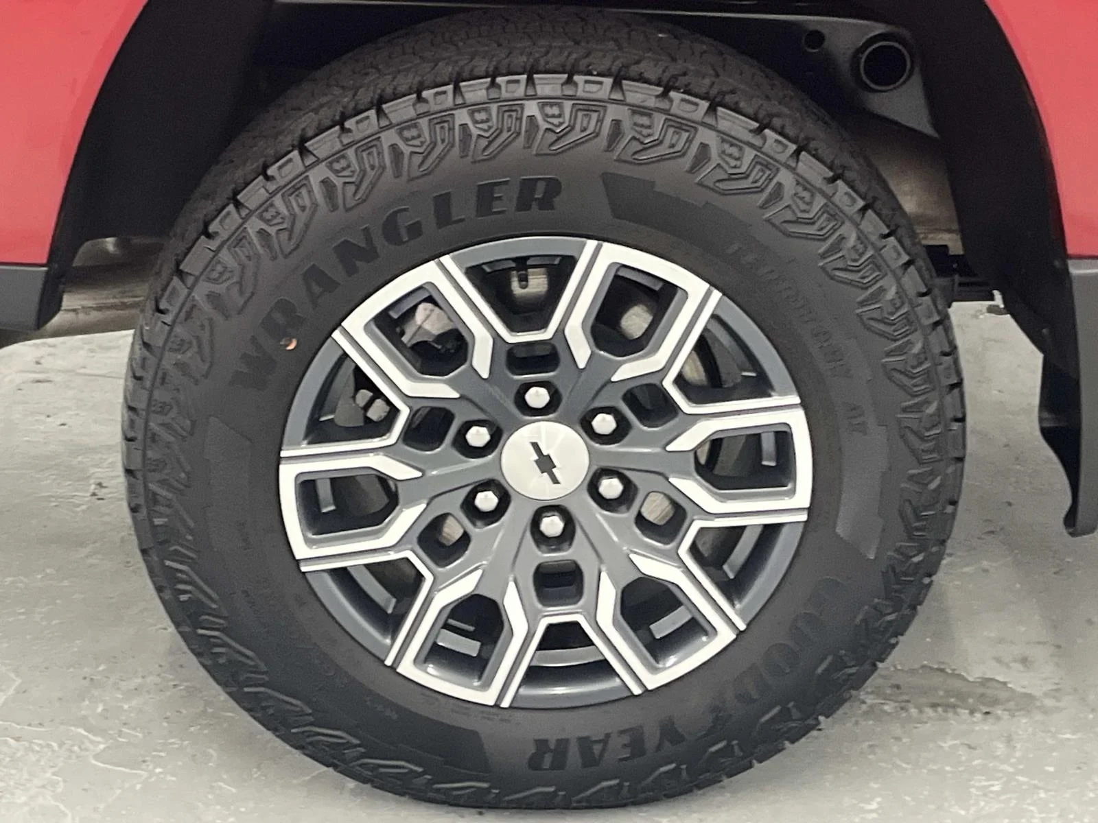 Used 2024 Radiant Red Tintcoat Chevrolet Z71 image 9