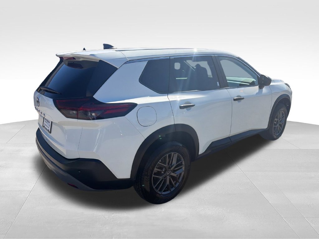 Used 2023 White Nissan S image 5