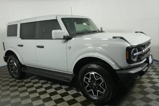 2026 Ford Bronco Outer Banks®