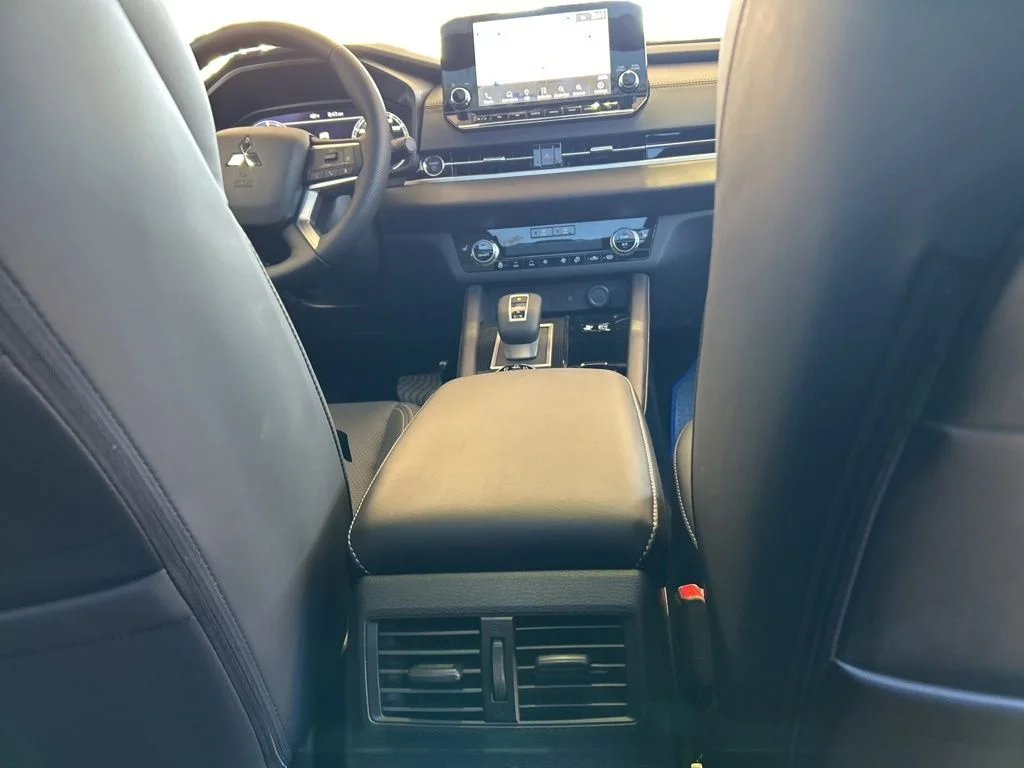2025 Mitsubishi Outlander Plug-in Hybrid SEL Black Edition - Photo 32