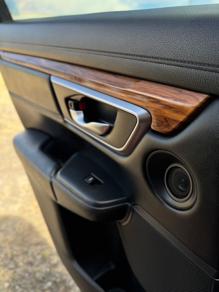 Used 2017 Dark Olive Metallic Honda Touring image 39