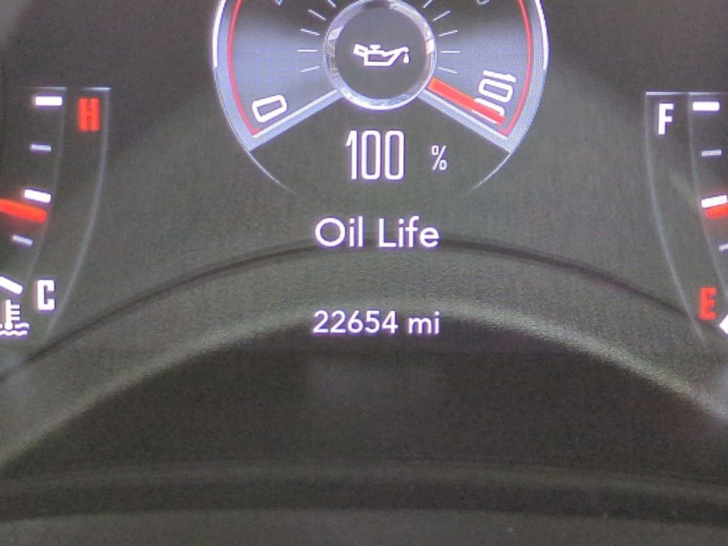 Used 2023 White Dodge R/T image 27