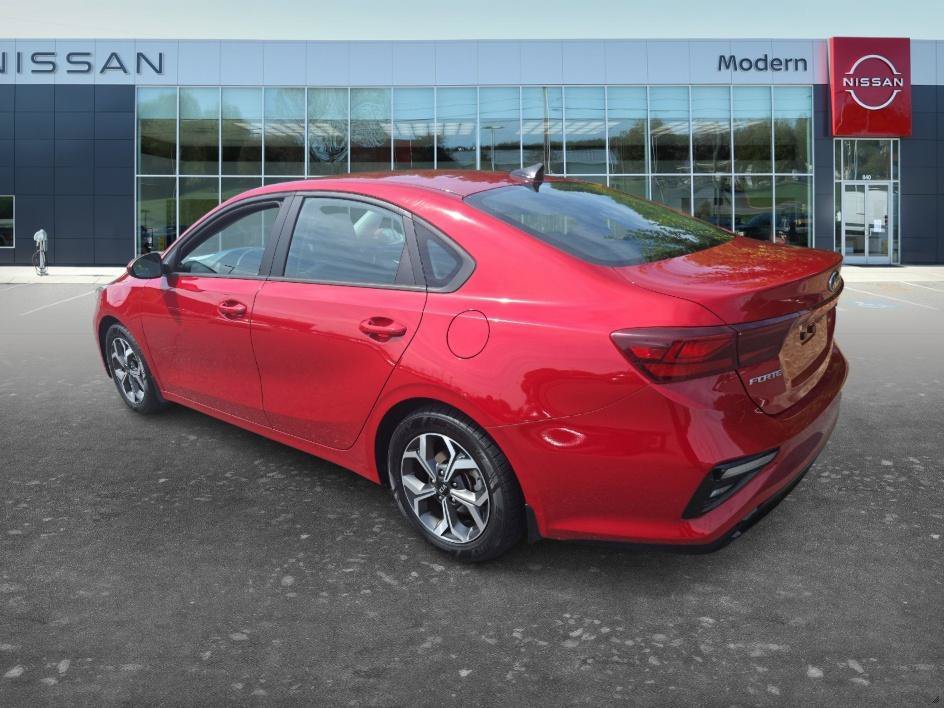 Used 2021 Currant Red Kia LXS image 7