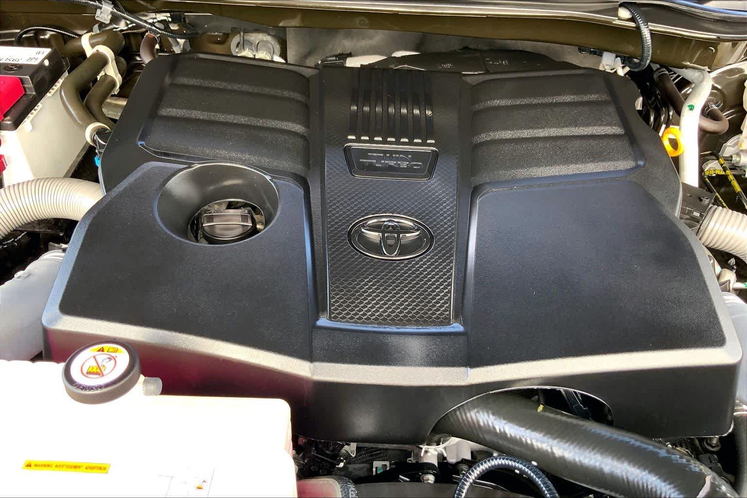 Used 2025 Midnight Black Metallic Toyota SR5 image 32
