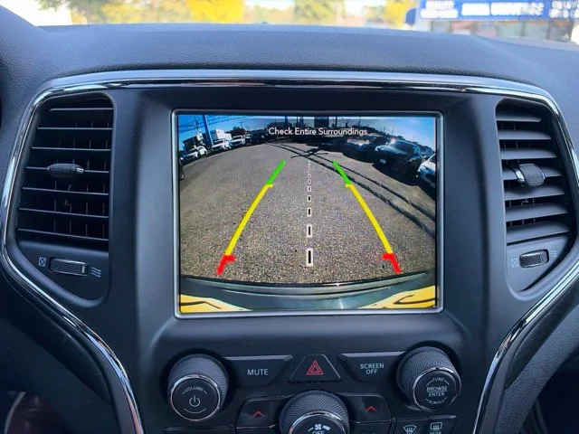Used 2018 Rhino Clearcoat Jeep Altitude image 12