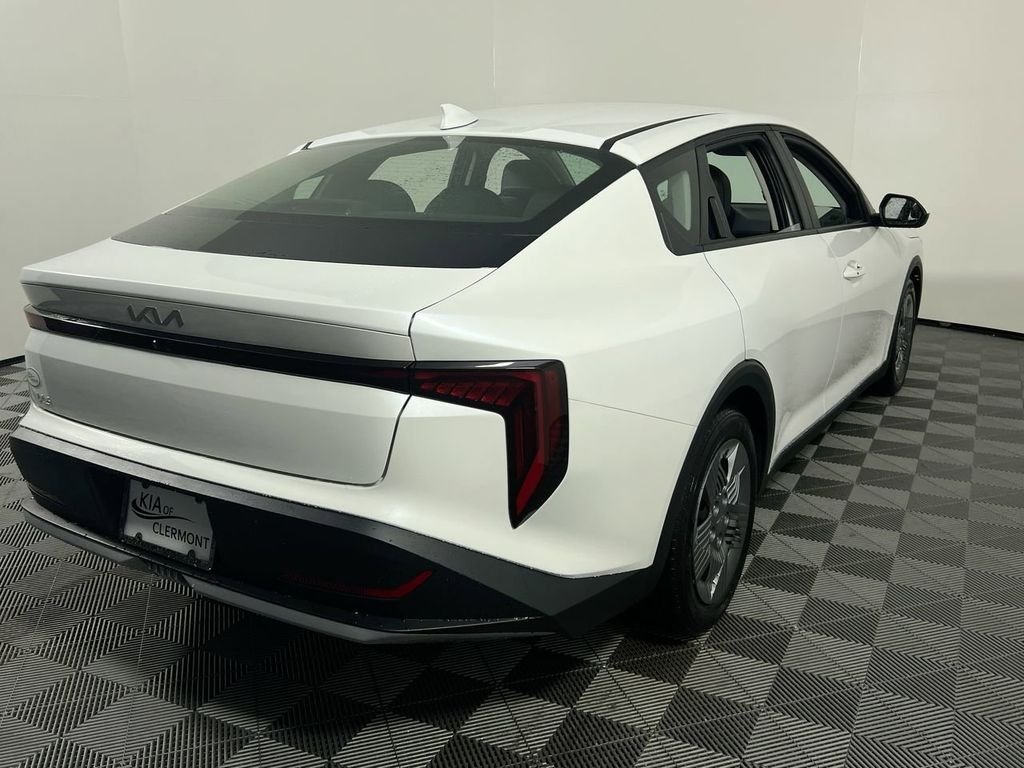 New 2026 Snow White Pearl Kia LX image 2