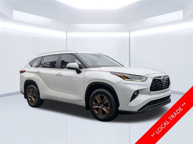 Used 2023 Beige Toyota Bronze Edition image 2