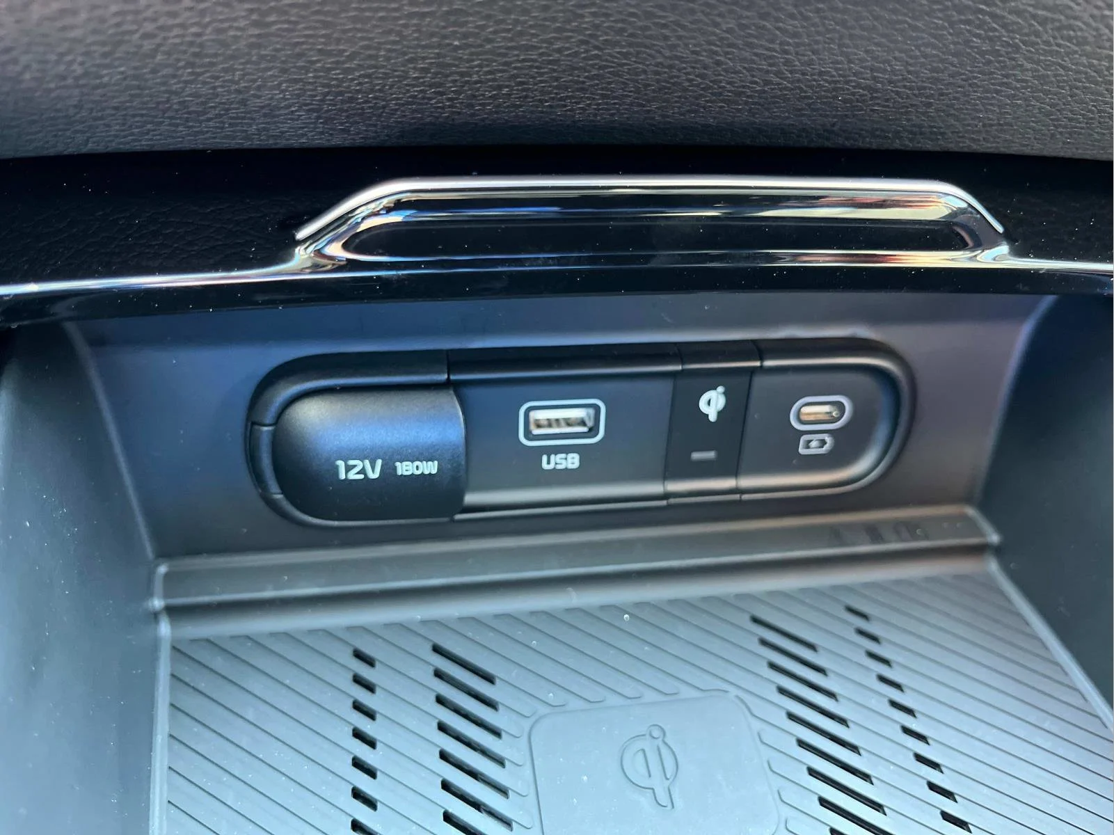 2025 Kia Sportage EX Hybrid - Photo 23