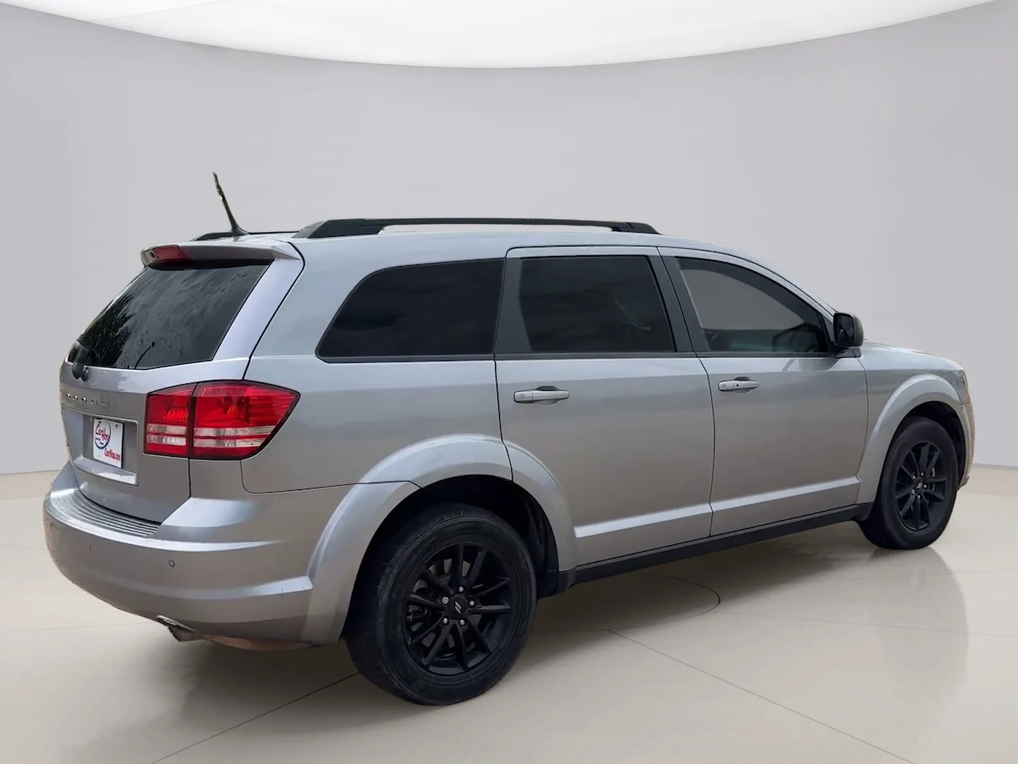 Used 2020 Gray Dodge SE image 5