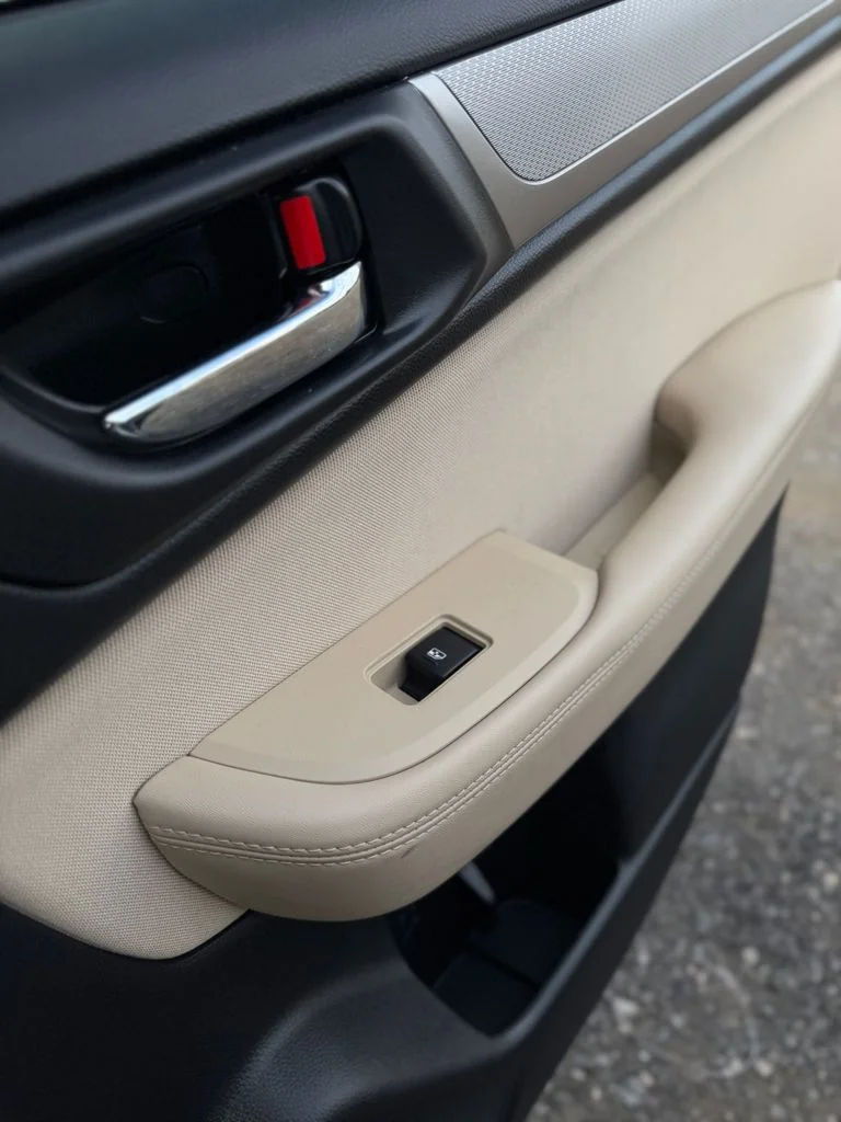 Used 2018 Black Subaru 2.5i Premium image 37