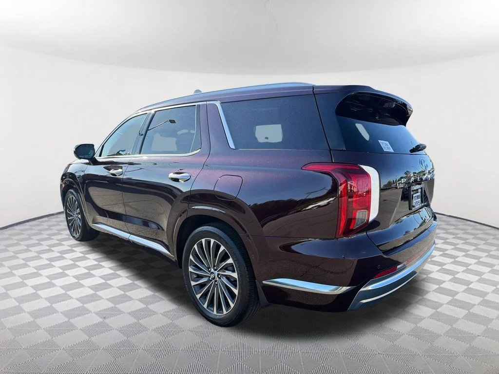 Used 2024 Red Hyundai Calligraphy image 7