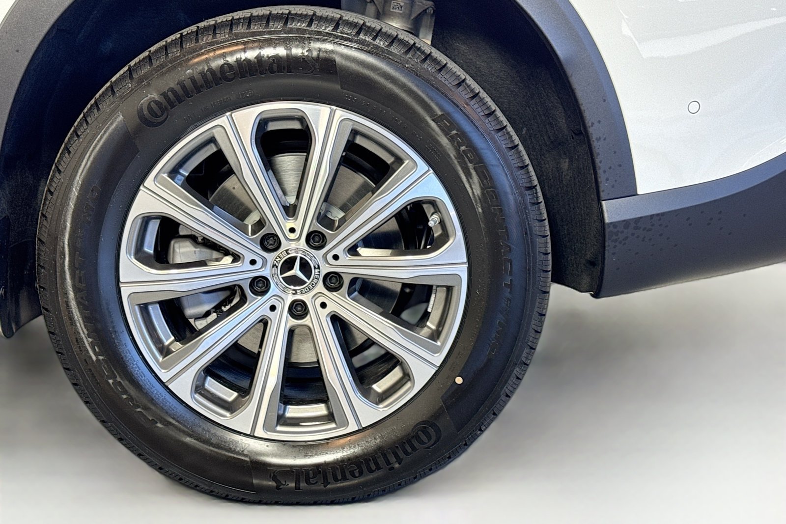 New 2026 Polar White Mercedes-Benz GLC 300 image 29