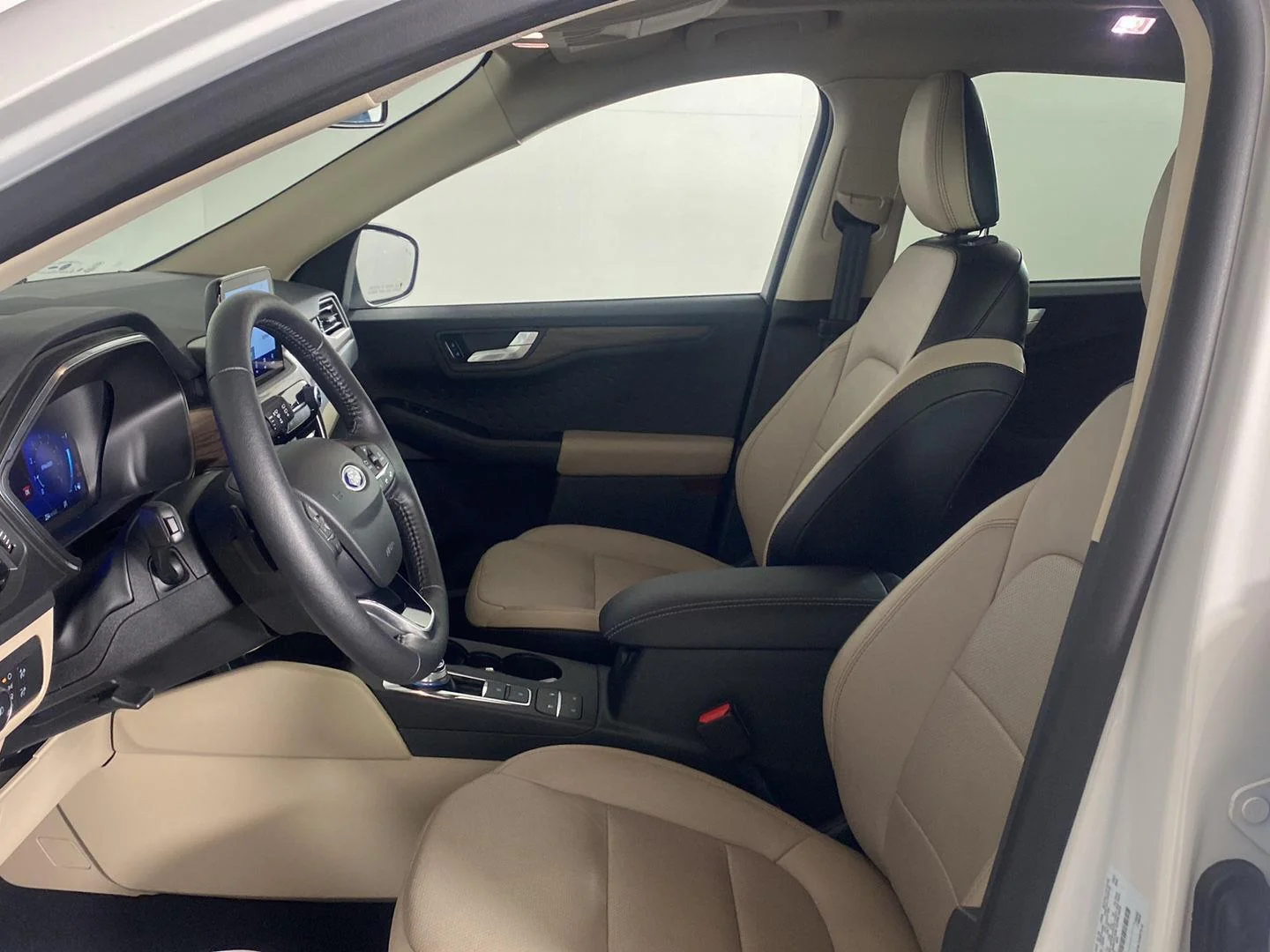 Used 2020 Star White Metallic Tri-Coat Ford Titanium image 17