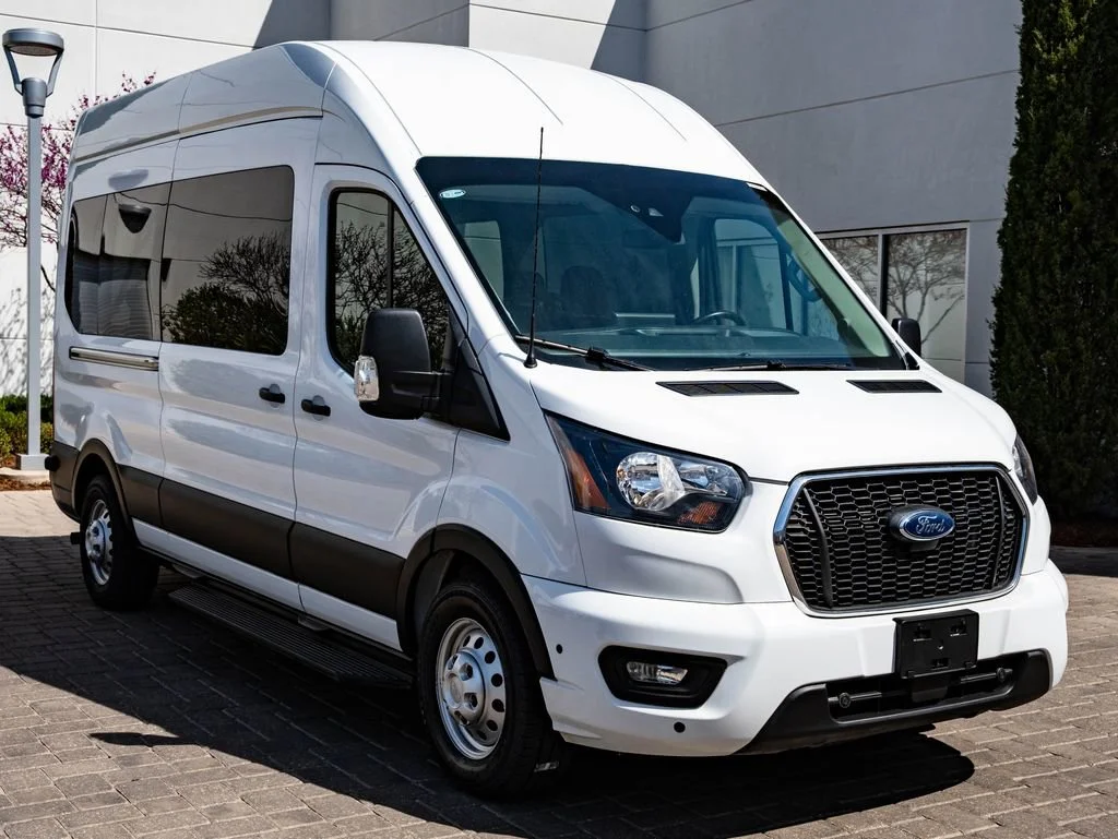 Used 2024 Oxford White Ford XLT image 12