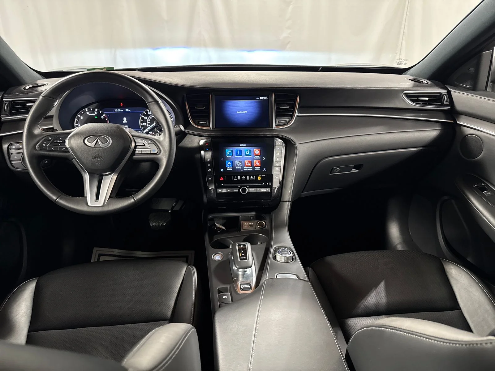 Certified Used 2025 Slate Gray INFINITI LUXE image 4