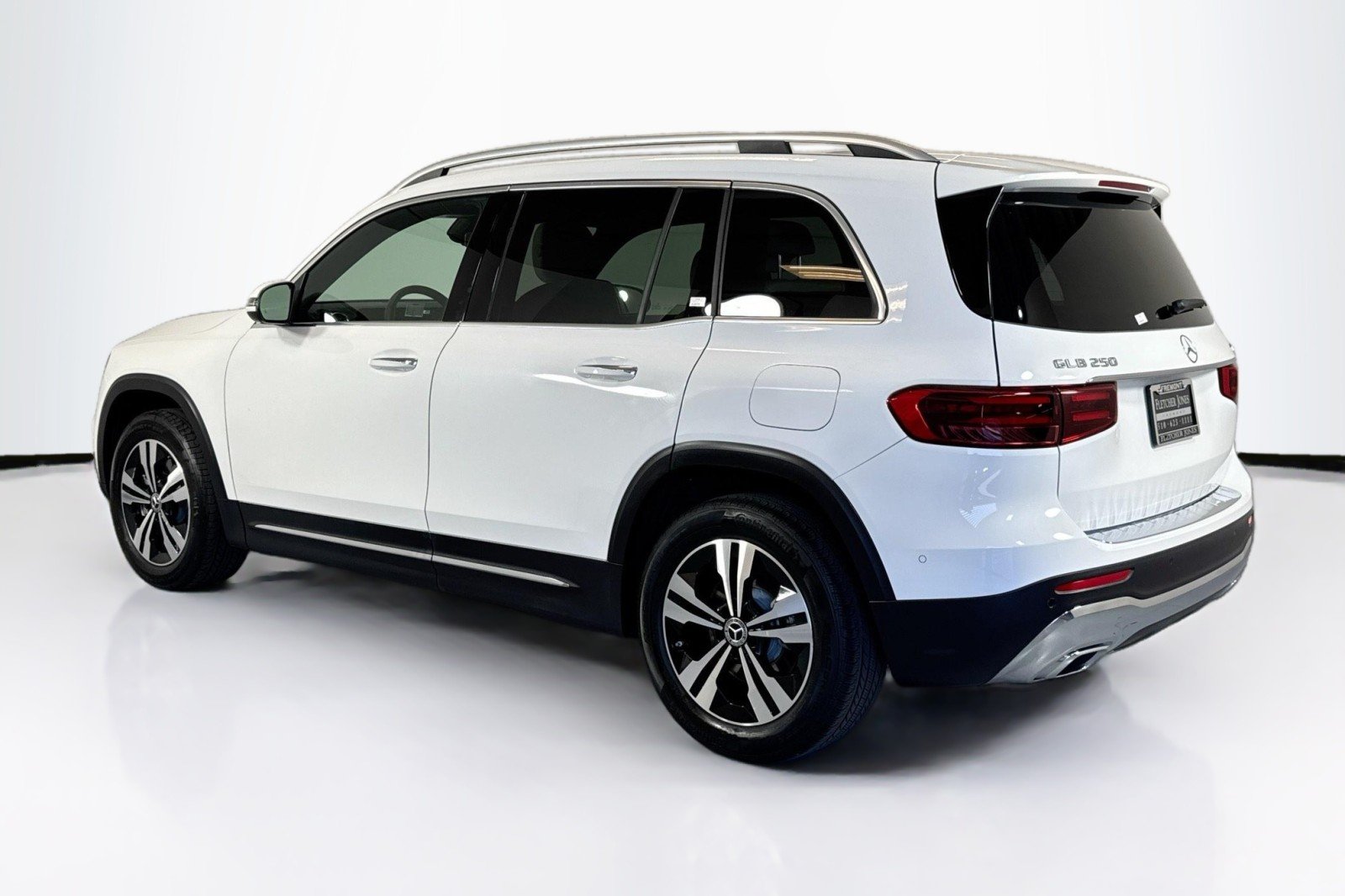 Certified Used 2026 Polar White Mercedes-Benz GLB 250 4MATIC® SUV image 7