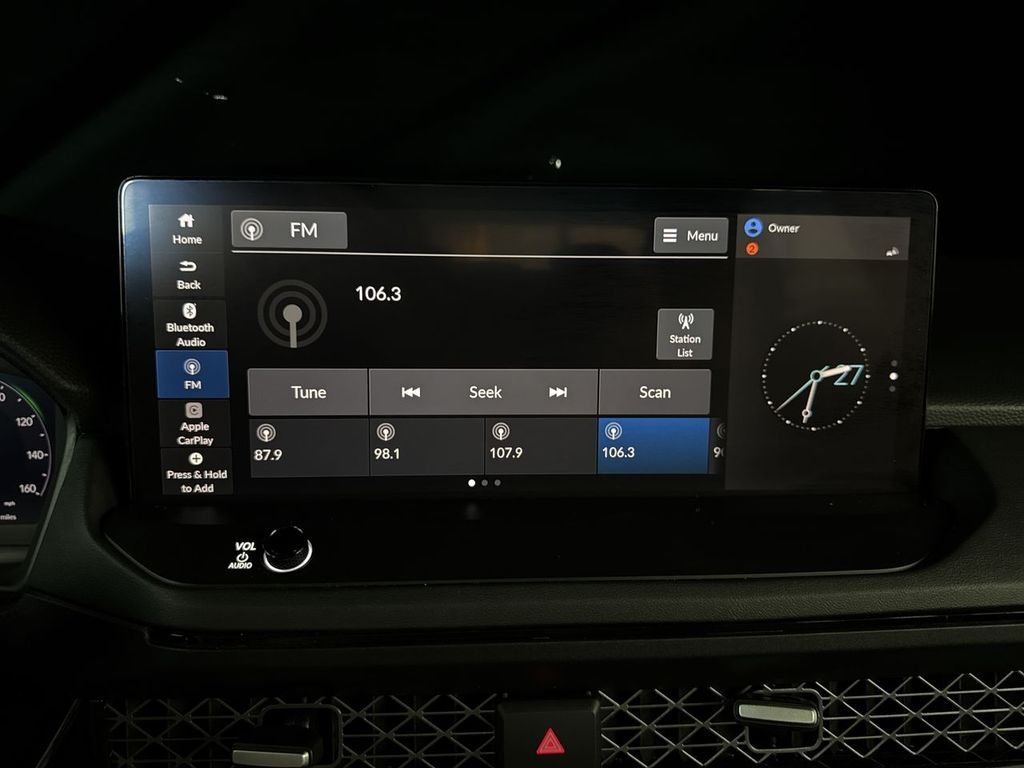 Used 2025 Solar Silver Metallic Honda EX-L image 28