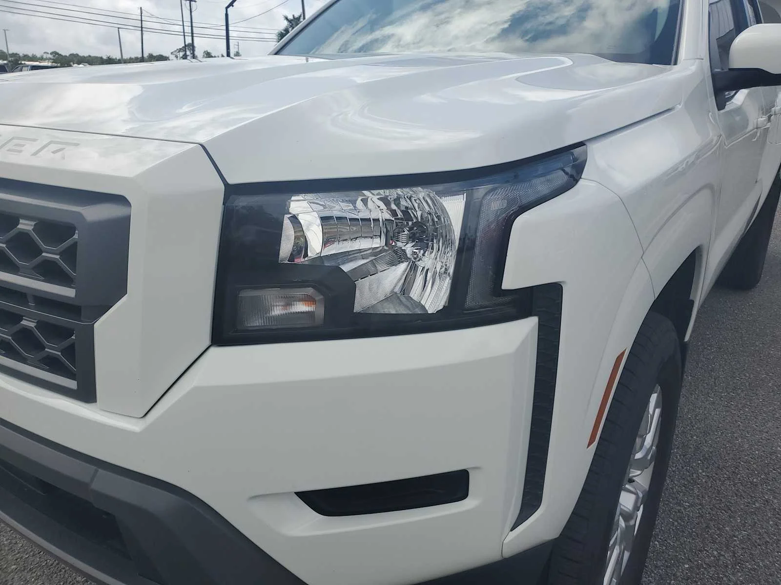 2023 Nissan Frontier SV - Photo 16