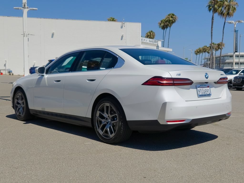 Used 2026 Mineral White Metallic BMW eDrive40 image 25