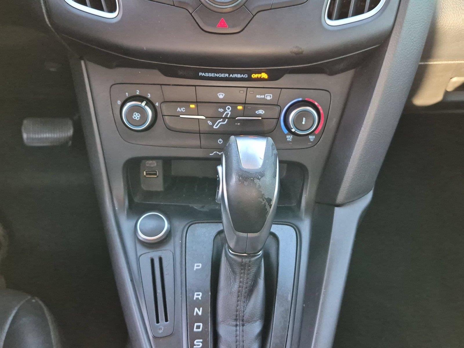 Used 2016 Shadow Black Ford SE image 26