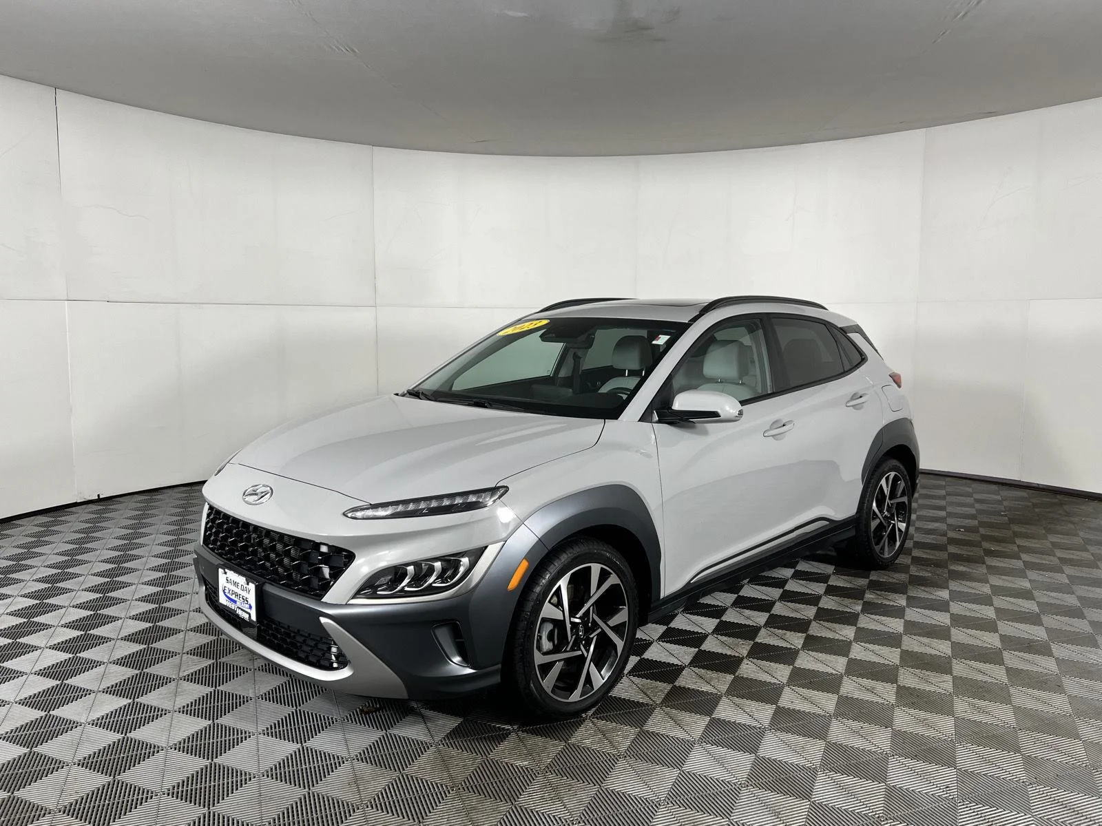 Used 2023 Cyber Silver Hyundai Limited image 4