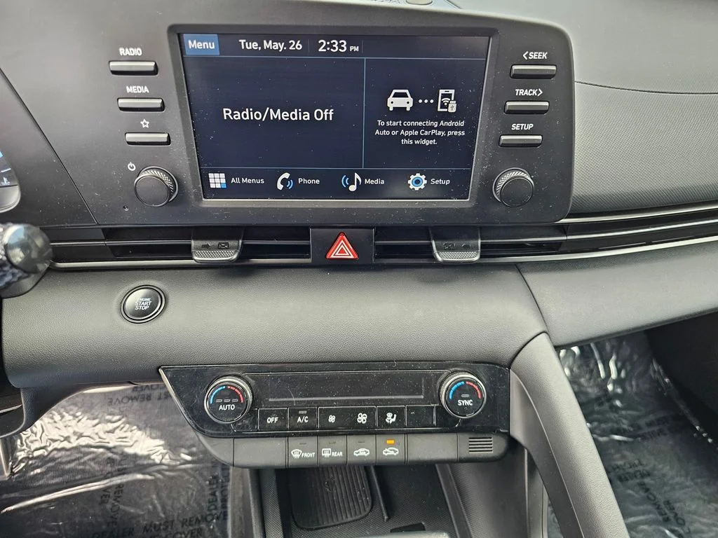 Used 2025 Gray Hyundai SEL Sport image 24