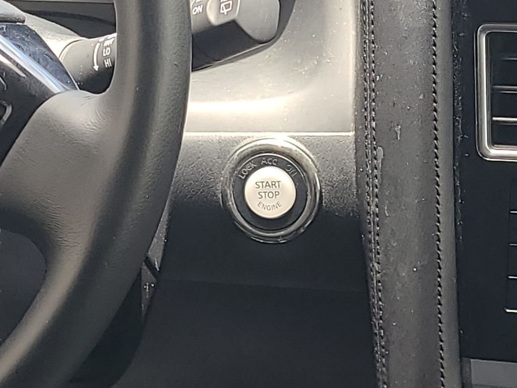 Used 2022 Blue Nissan SL image 24