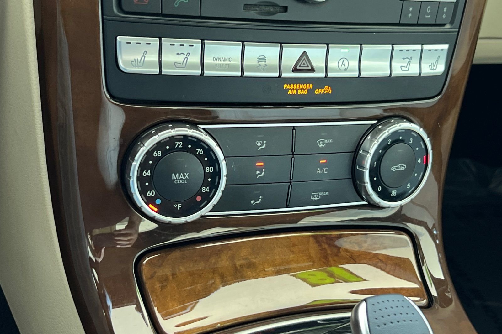 Used 2018  Mercedes-Benz 300 image 20